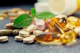 Apakah Aman Jika Kita Meminum Obat Dengan Air Dingin?